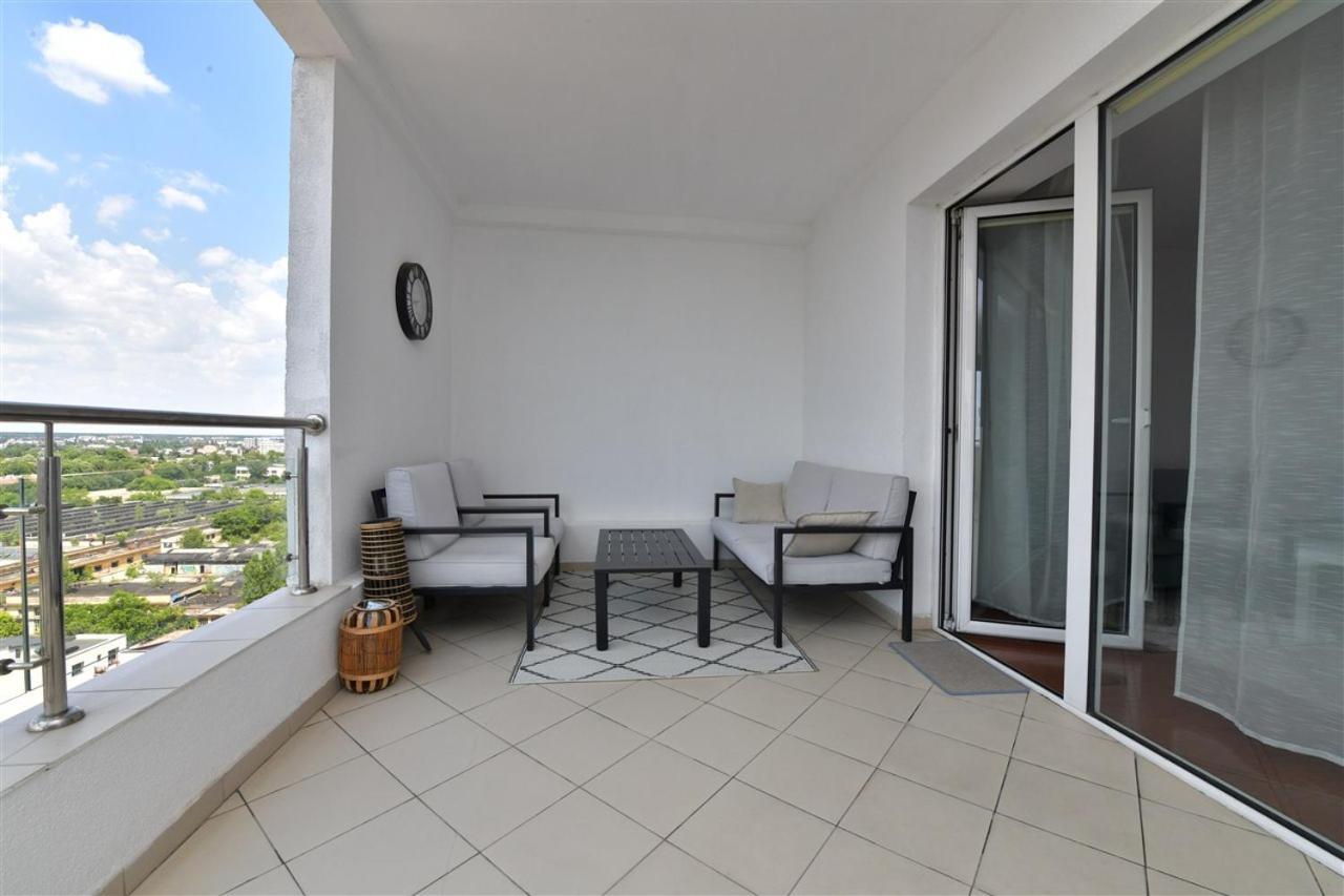 Apartament Lux 1 Mai Pod Bukarest Exteriör bild